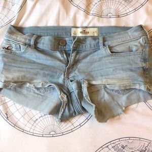 Size 5 Hollister light wash shorts